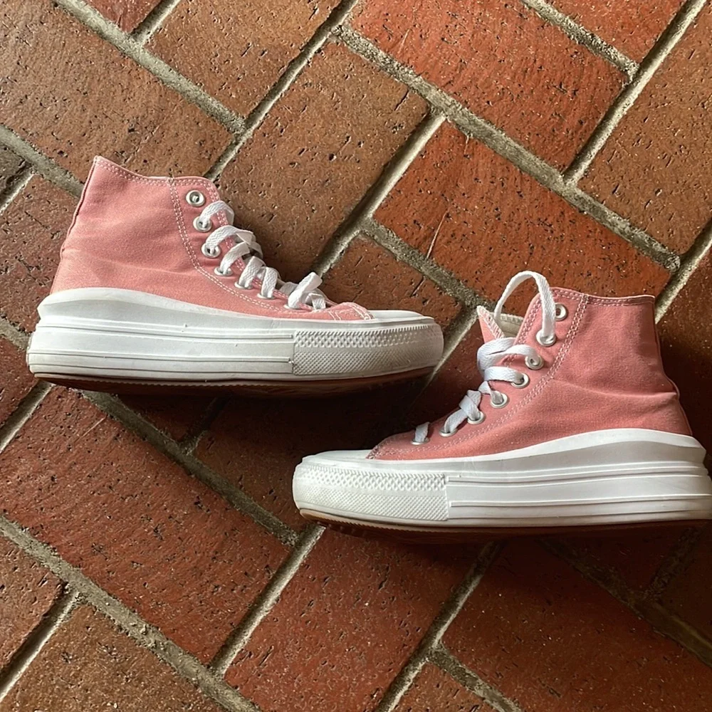 Platform Converse‎ Women's Pink and White Sneakers